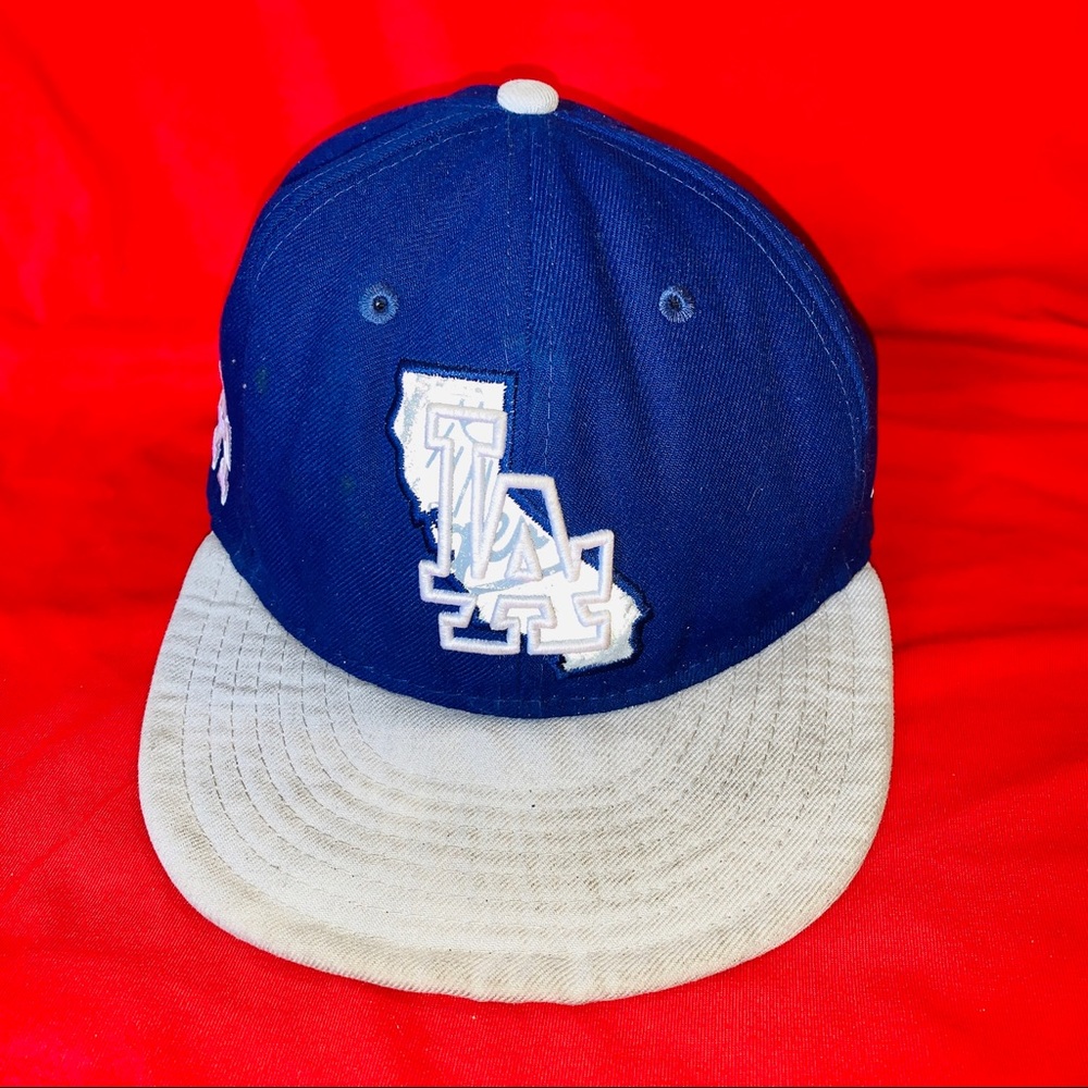 Mens New Era MLB LA Dodgers Fitted Hat (7.1/4)